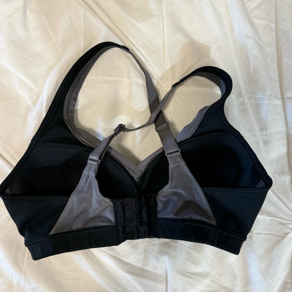 ADIDAS sports bra - Picture 2 of 3